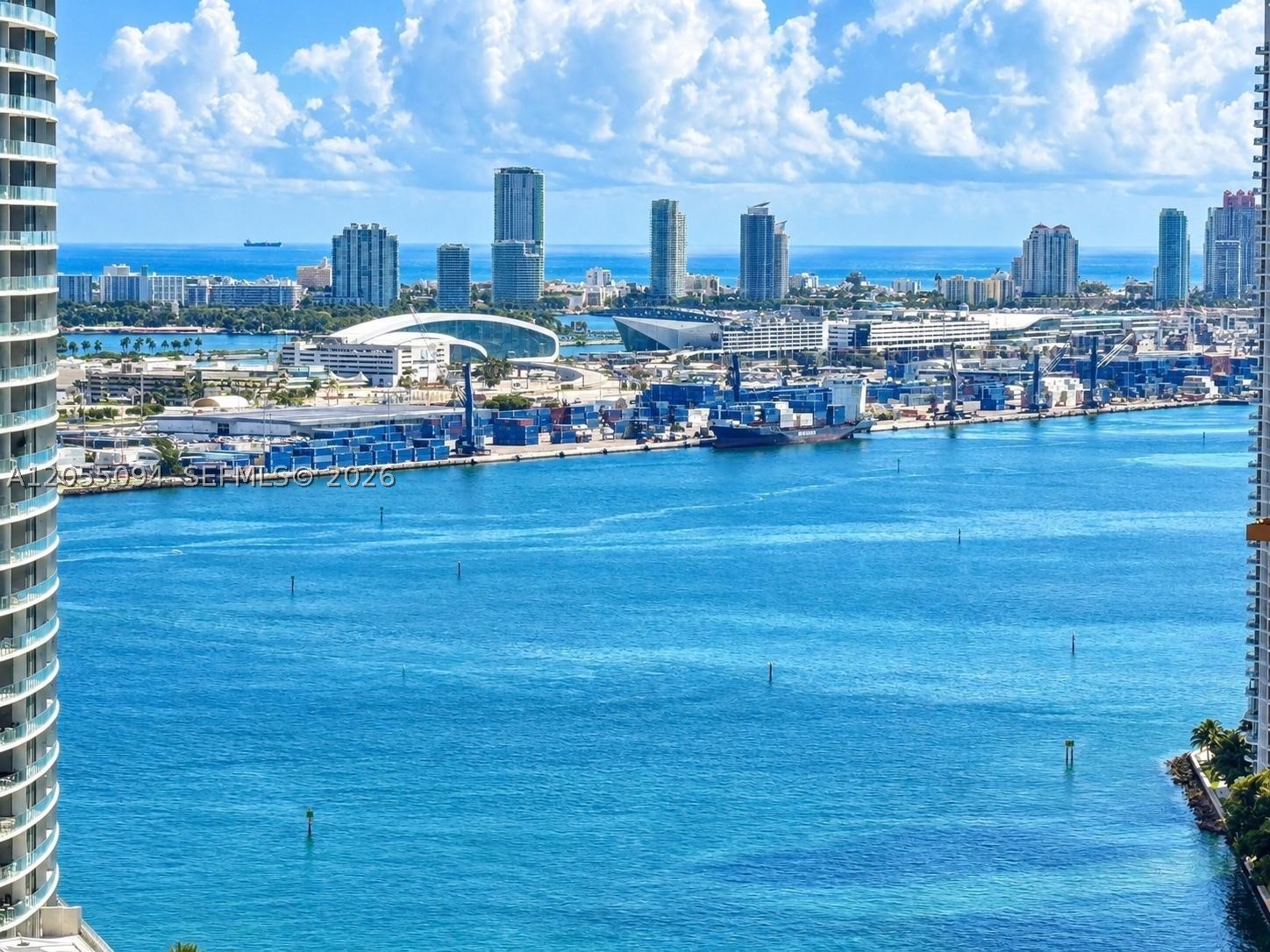 31 SE 5th St #3712, Miami FL 33131