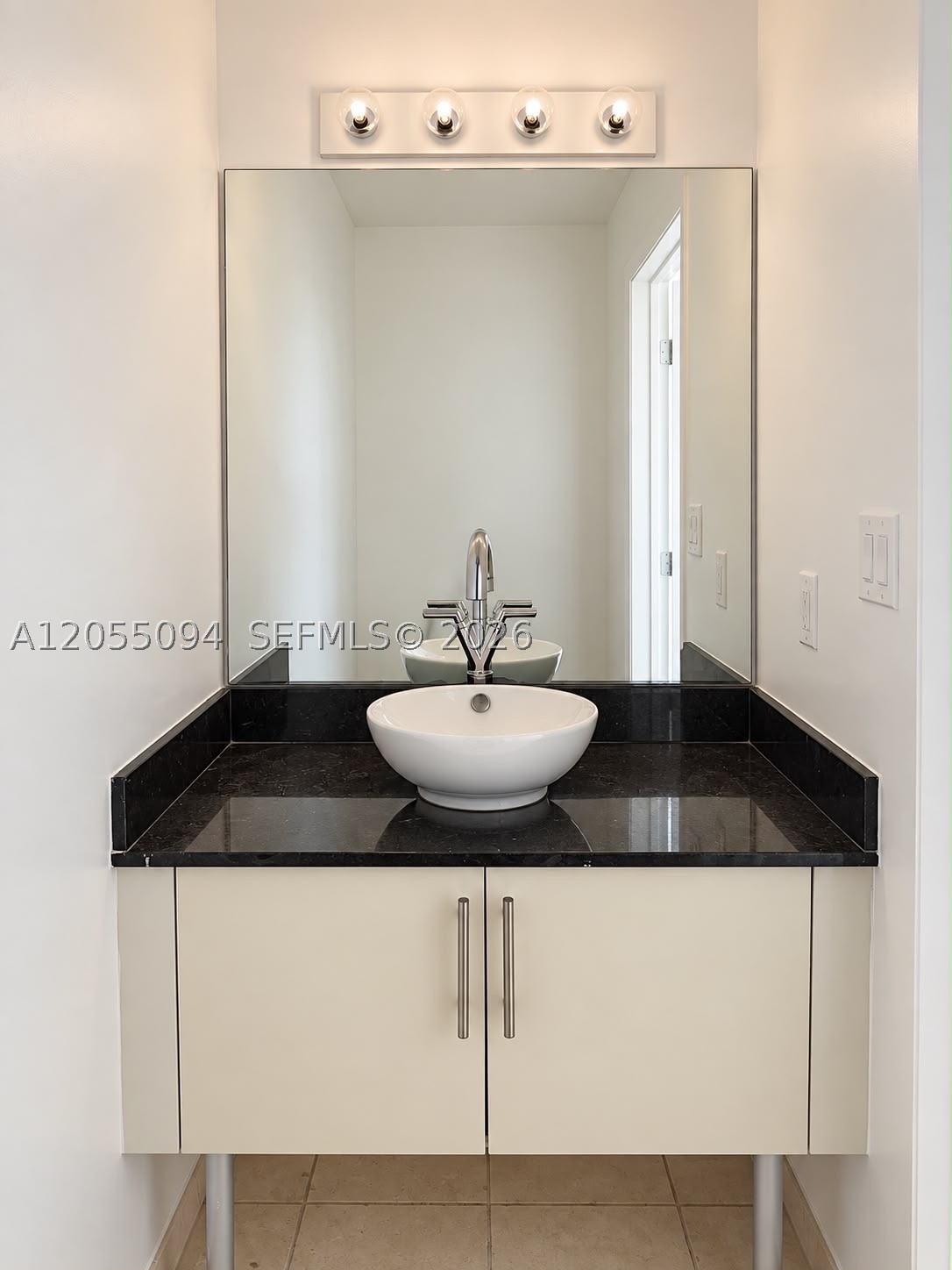 31 SE 5th St #3712, Miami FL 33131