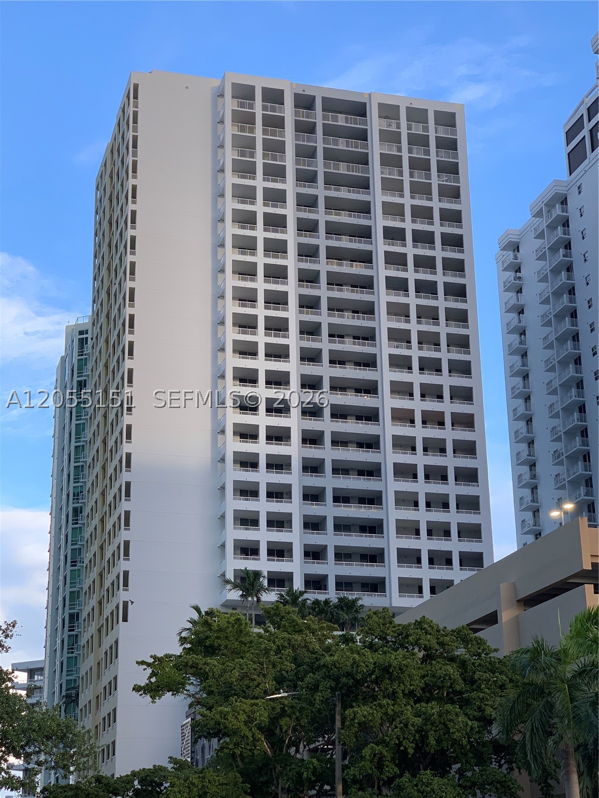 170 SE 14th St #1402, Miami FL 33131
