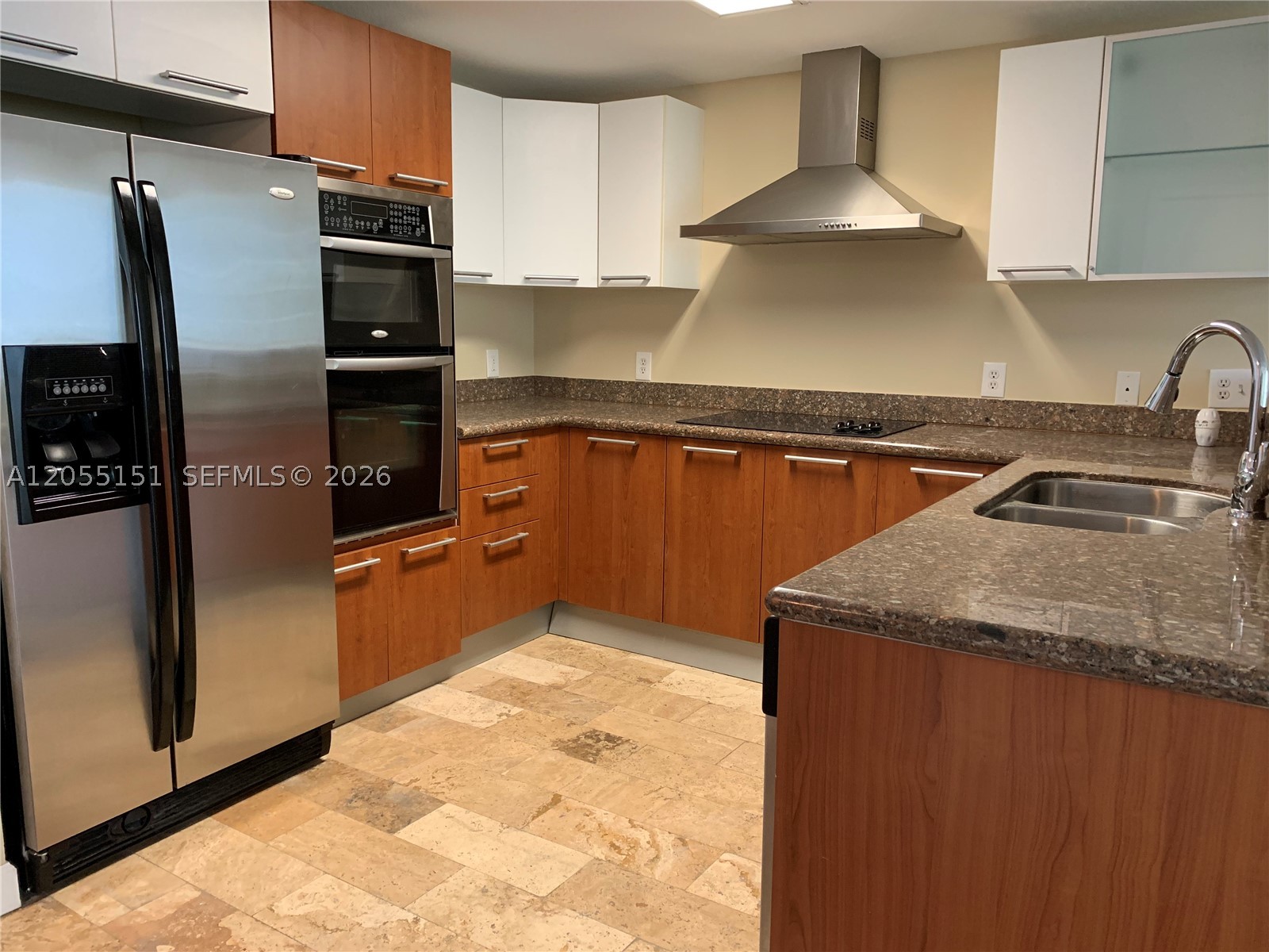 170 SE 14th St #1402, Miami FL 33131