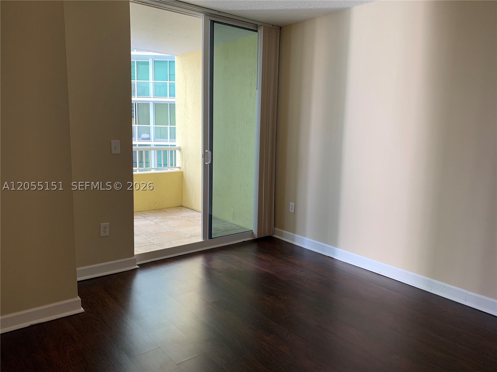 170 SE 14th St #1402, Miami FL 33131