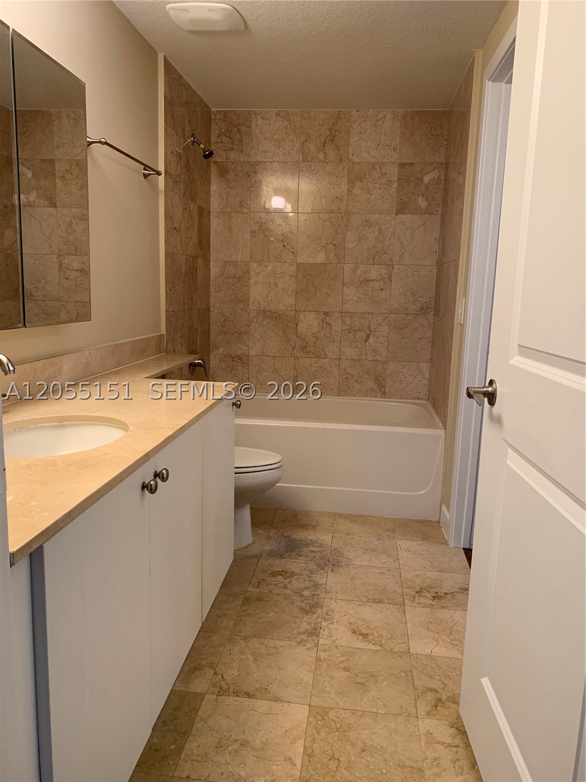 170 SE 14th St #1402, Miami FL 33131