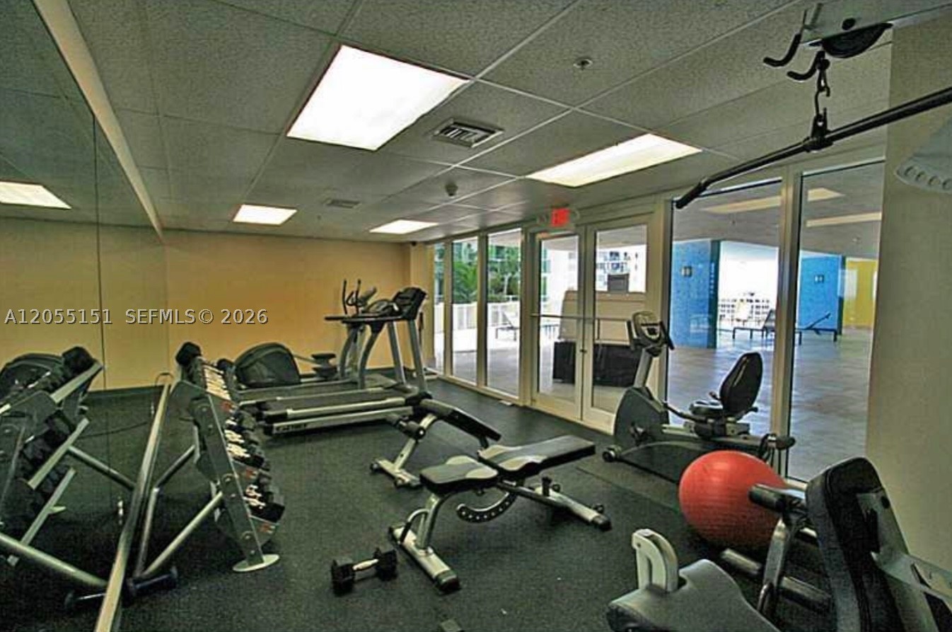 170 SE 14th St #1402, Miami FL 33131