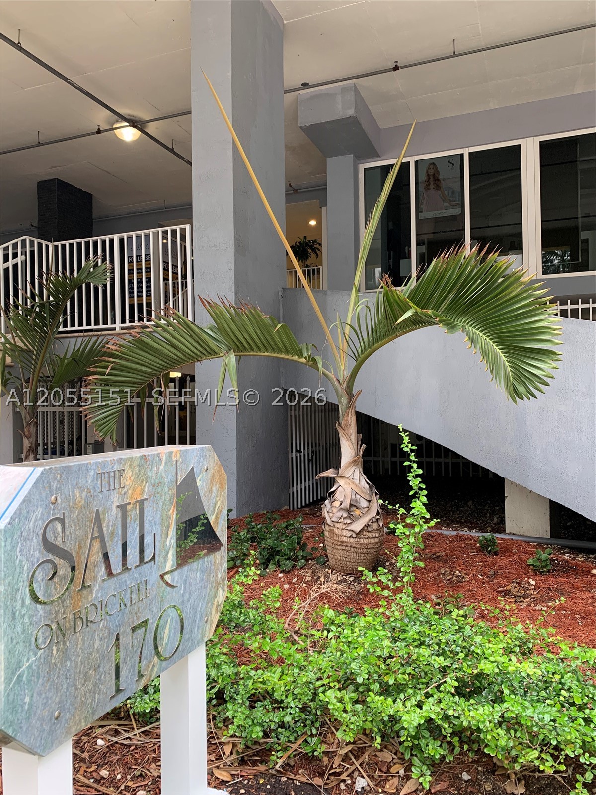 170 SE 14th St #1402, Miami FL 33131