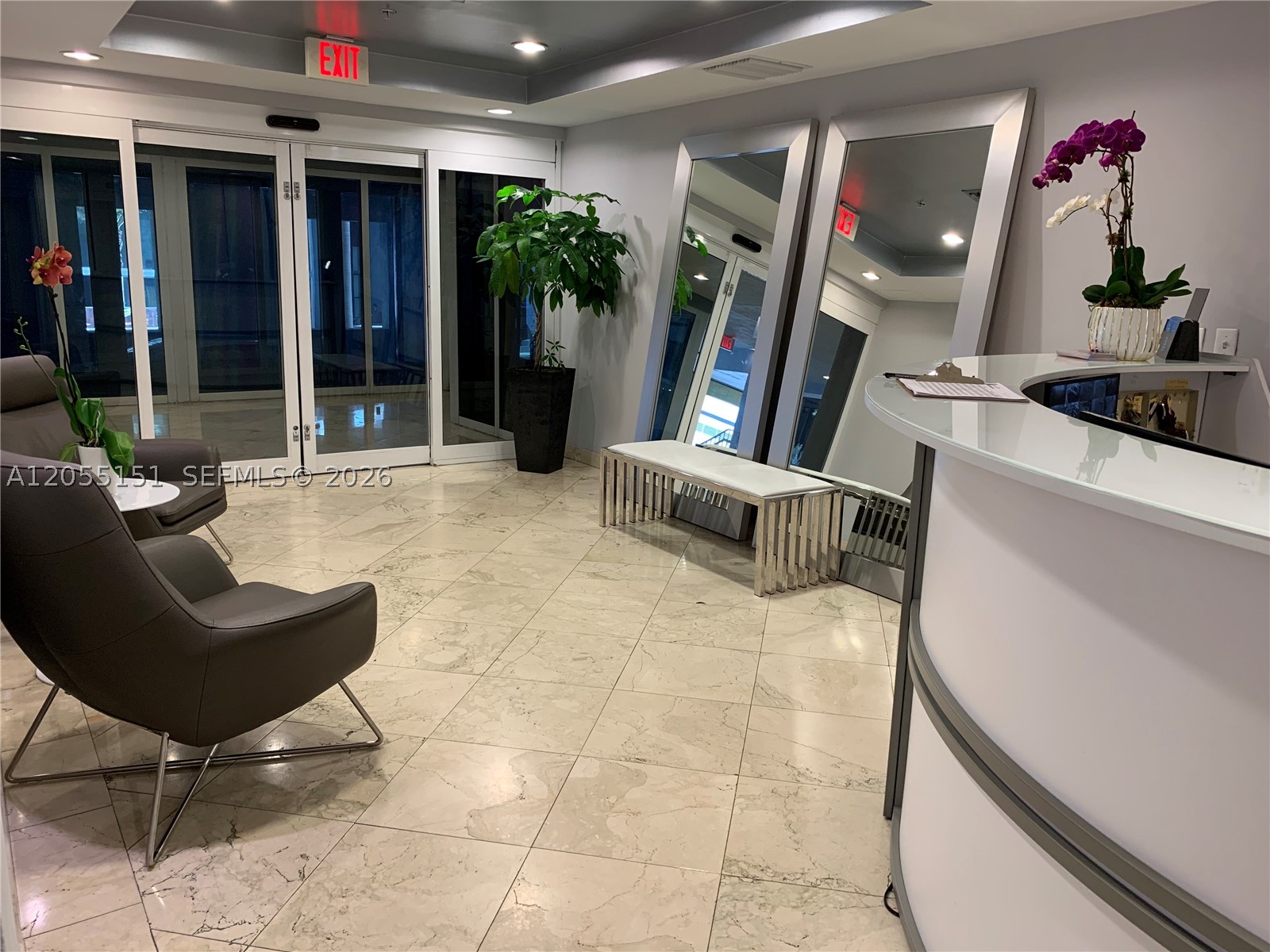 170 SE 14th St #1402, Miami FL 33131