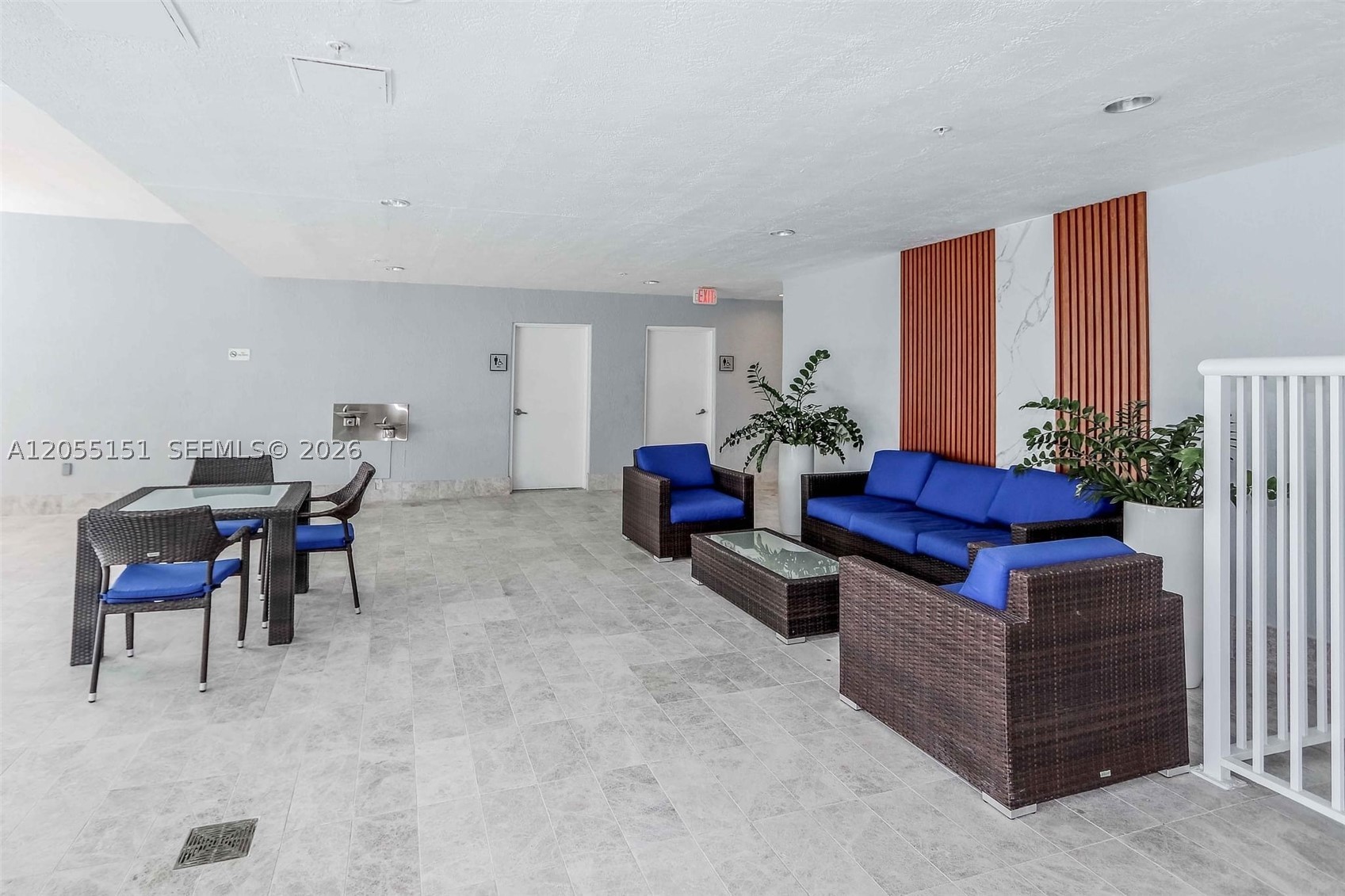170 SE 14th St #1402, Miami FL 33131