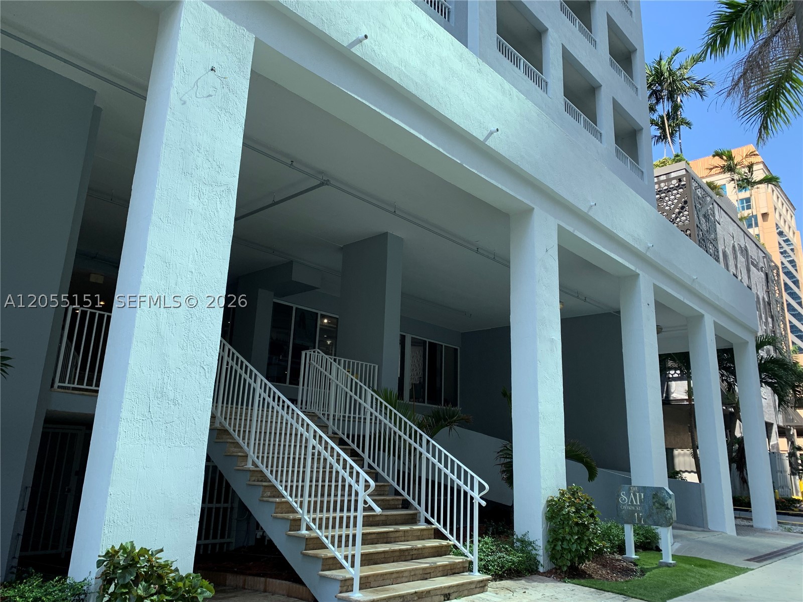 170 SE 14th St #1402, Miami FL 33131
