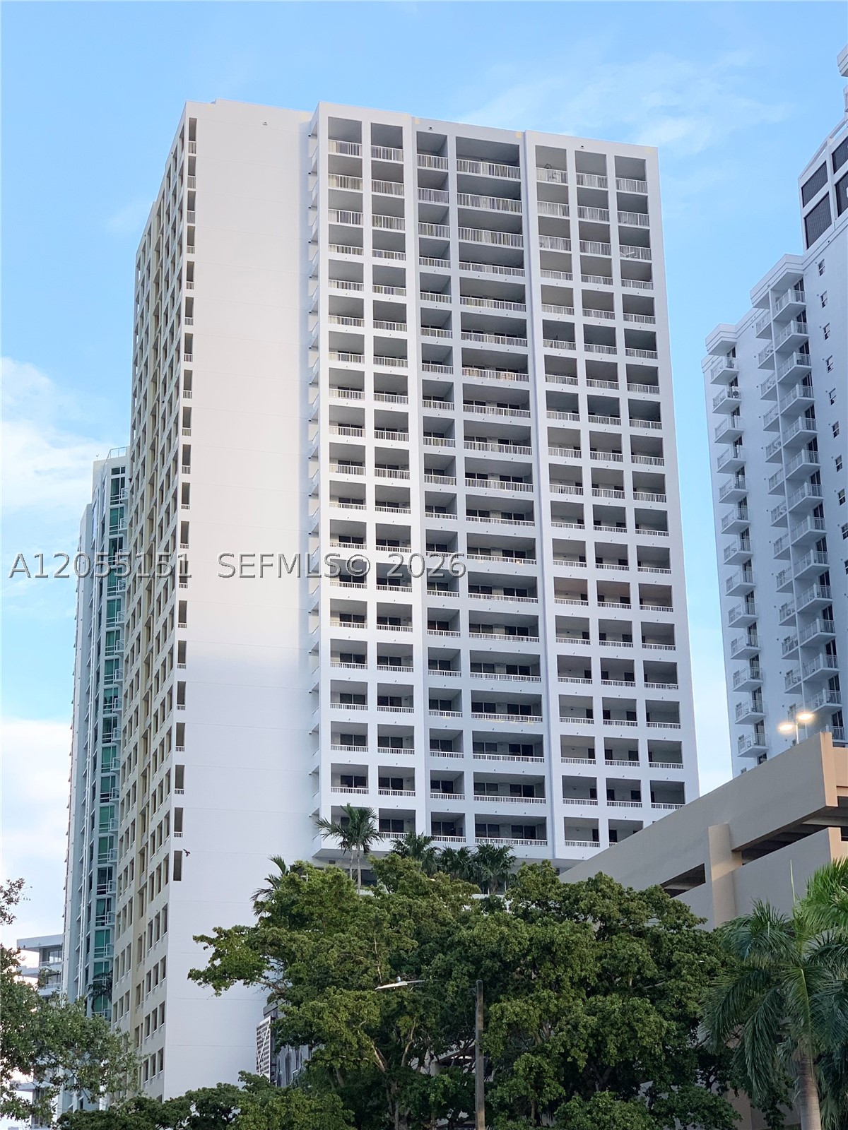 170 SE 14th St #1402, Miami FL 33131