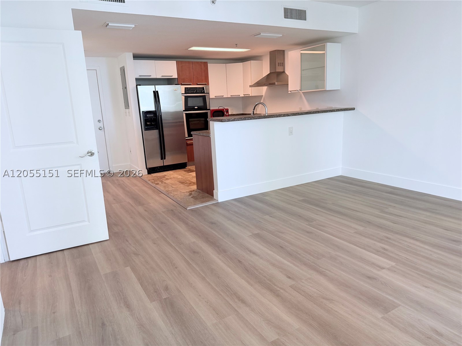 170 SE 14th St #1402, Miami FL 33131
