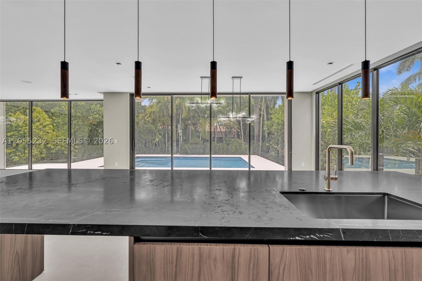 6020 Alton Rd, Miami Beach FL 33140