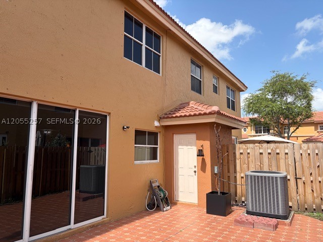 8423 S NW 138th Terrace #2802, Miami Lakes FL 33016