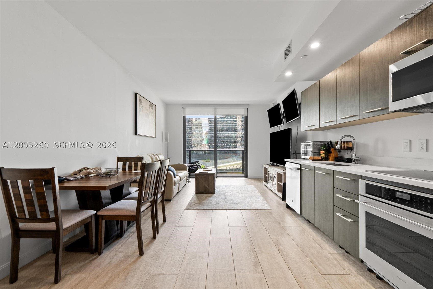 45 SW 9th St #1109, Miami FL 33130