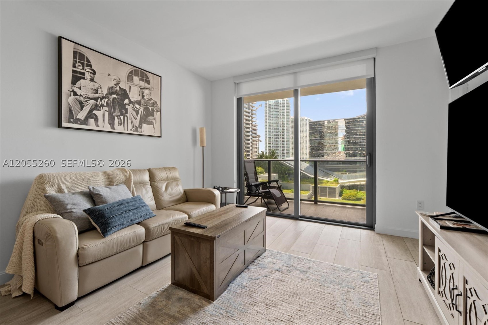 45 SW 9th St #1109, Miami FL 33130