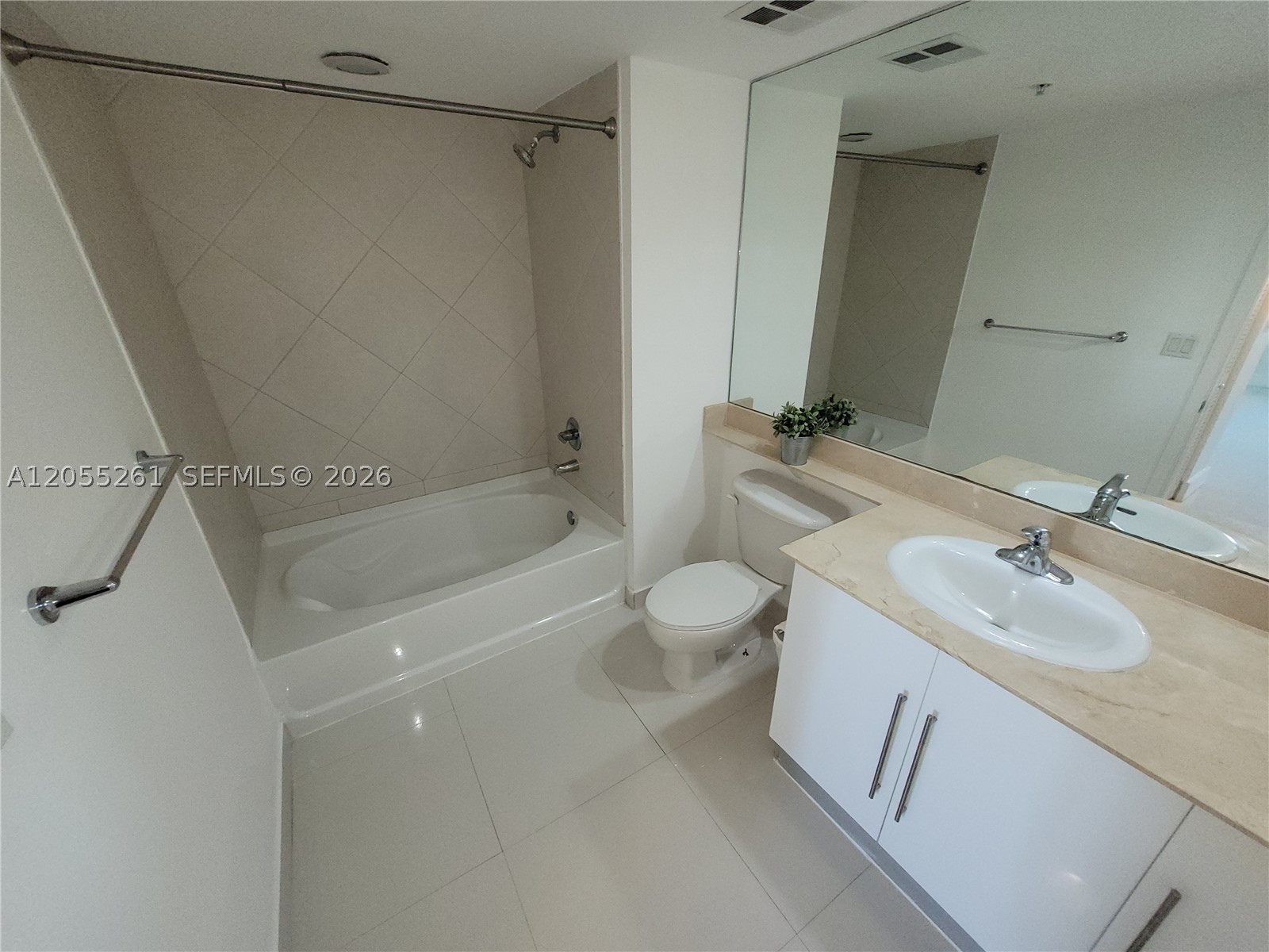 325 S Biscayne Blvd #1719, Miami FL 33131