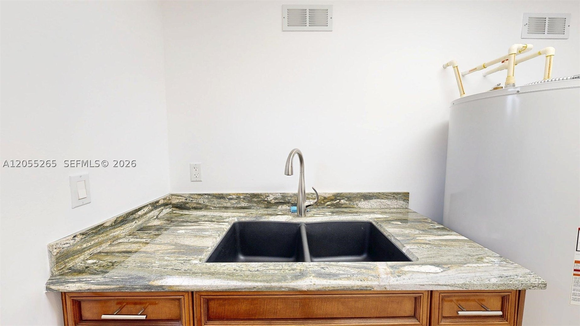 6265 W 10th Ave, Hialeah FL 33012