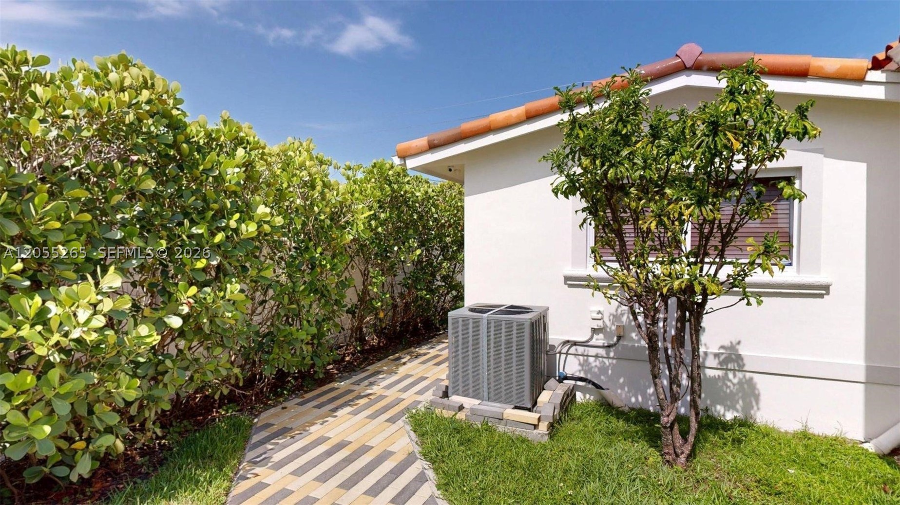 6265 W 10th Ave, Hialeah FL 33012