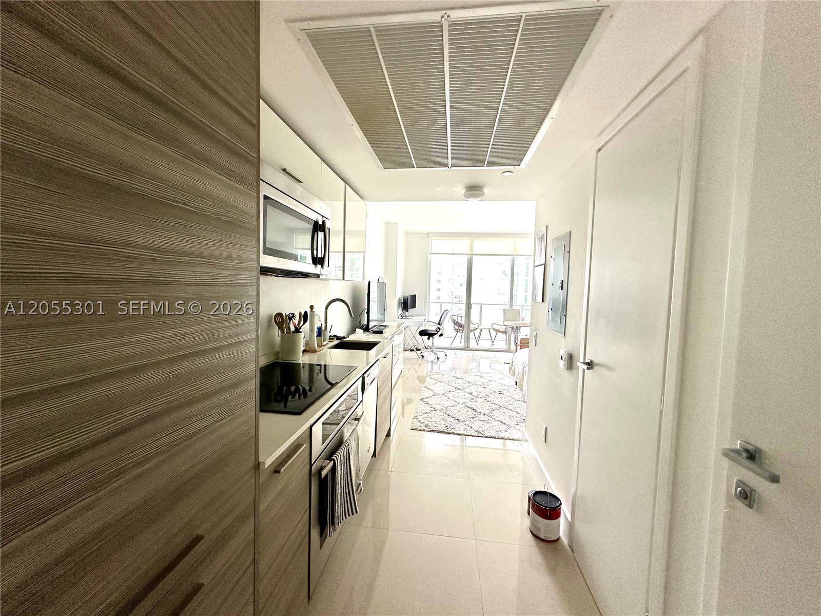 1300 Brickell Bay Dr #1205, Miami FL 33131