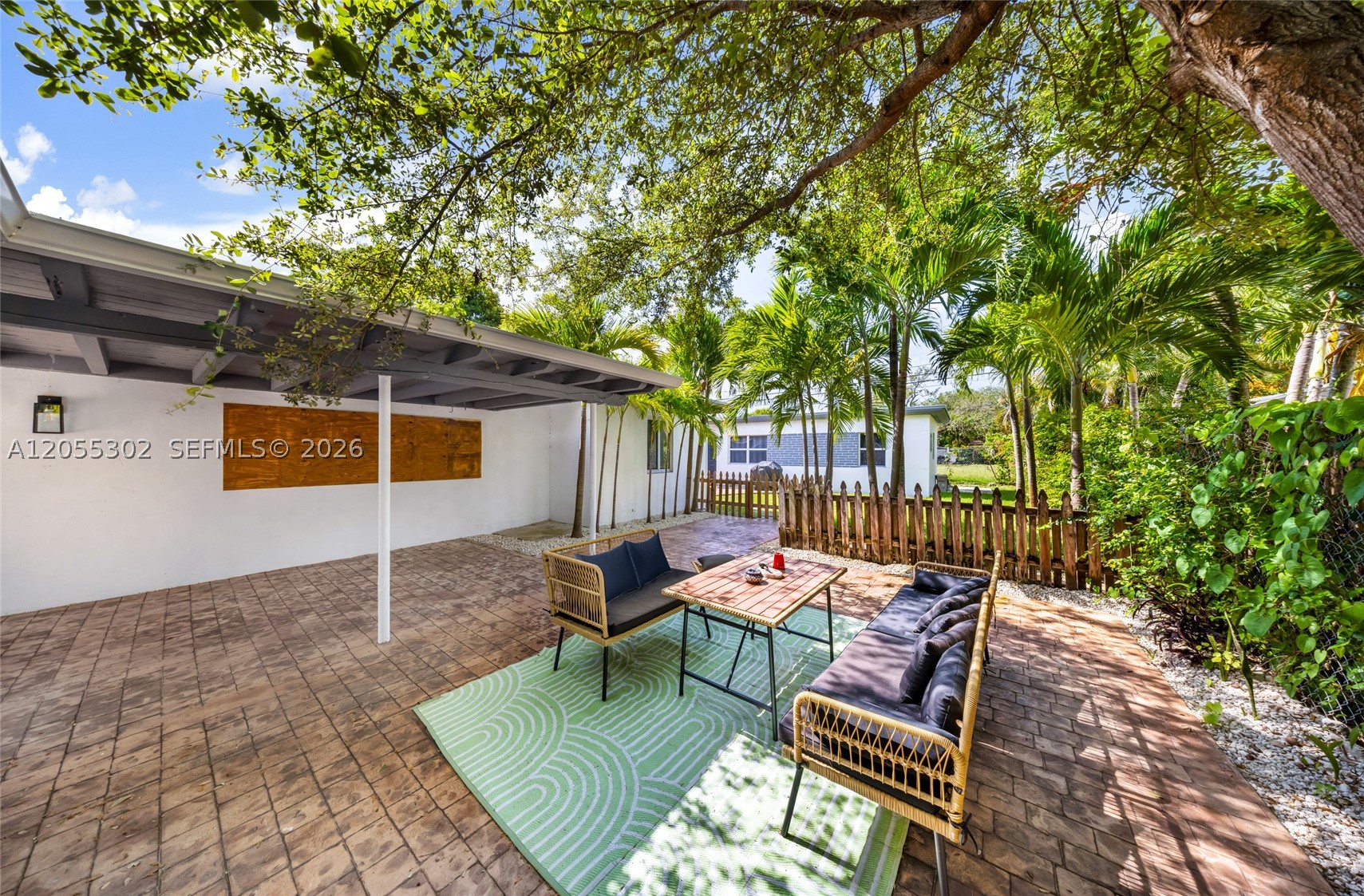 910 NE 81st St, Miami FL 33138