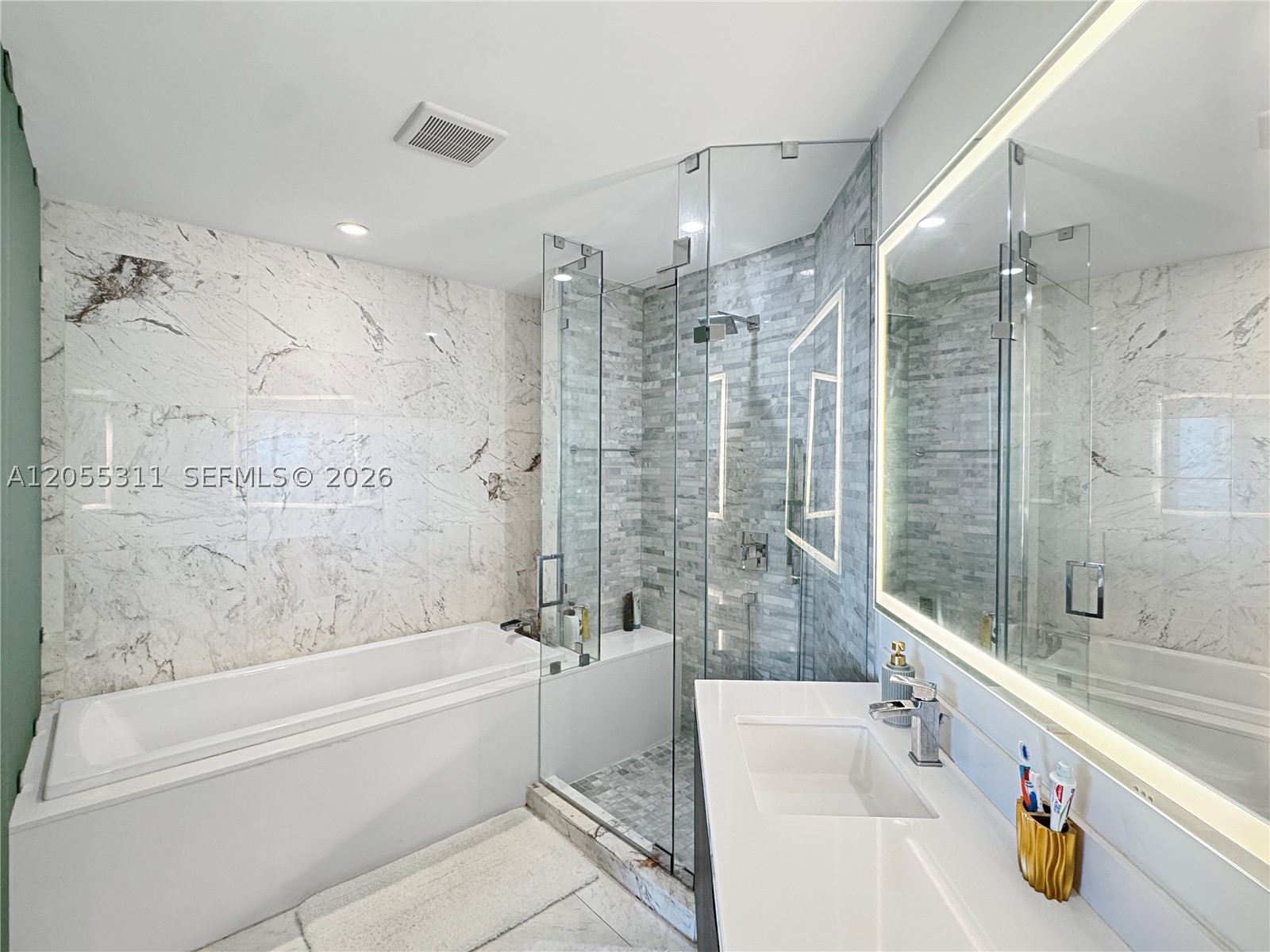 851 NE 1st Ave #3210, Miami FL 33132