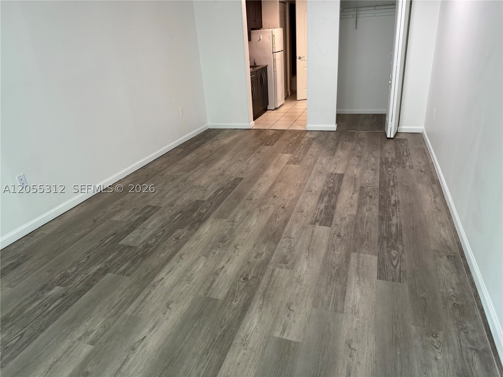 1200 Brickell Bay Dr #2310, Miami FL 33131