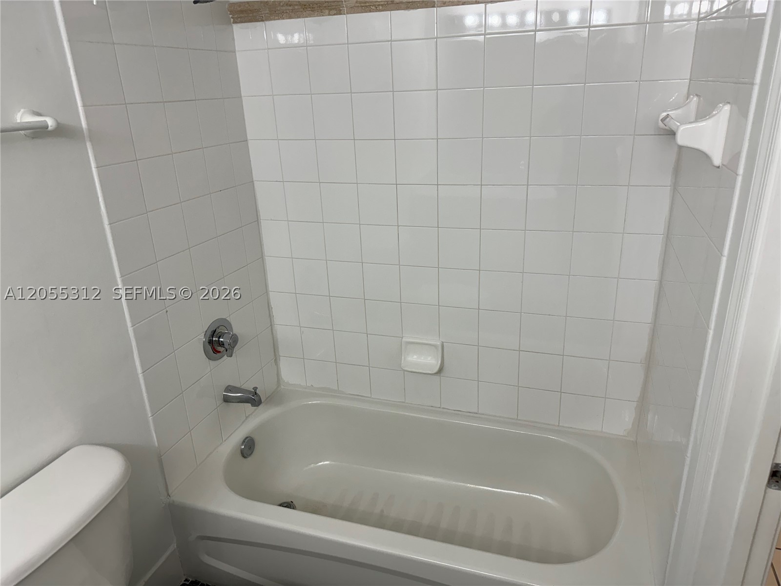 1200 Brickell Bay Dr #2310, Miami FL 33131