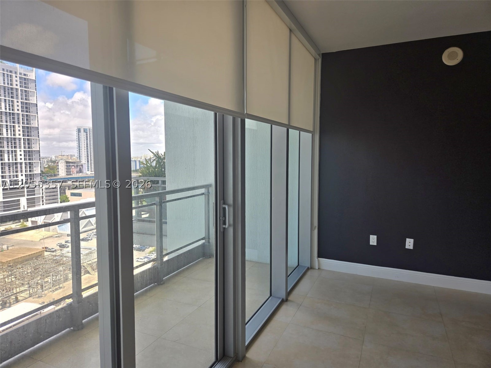 92 SW 3rd St #1808, Miami FL 33130