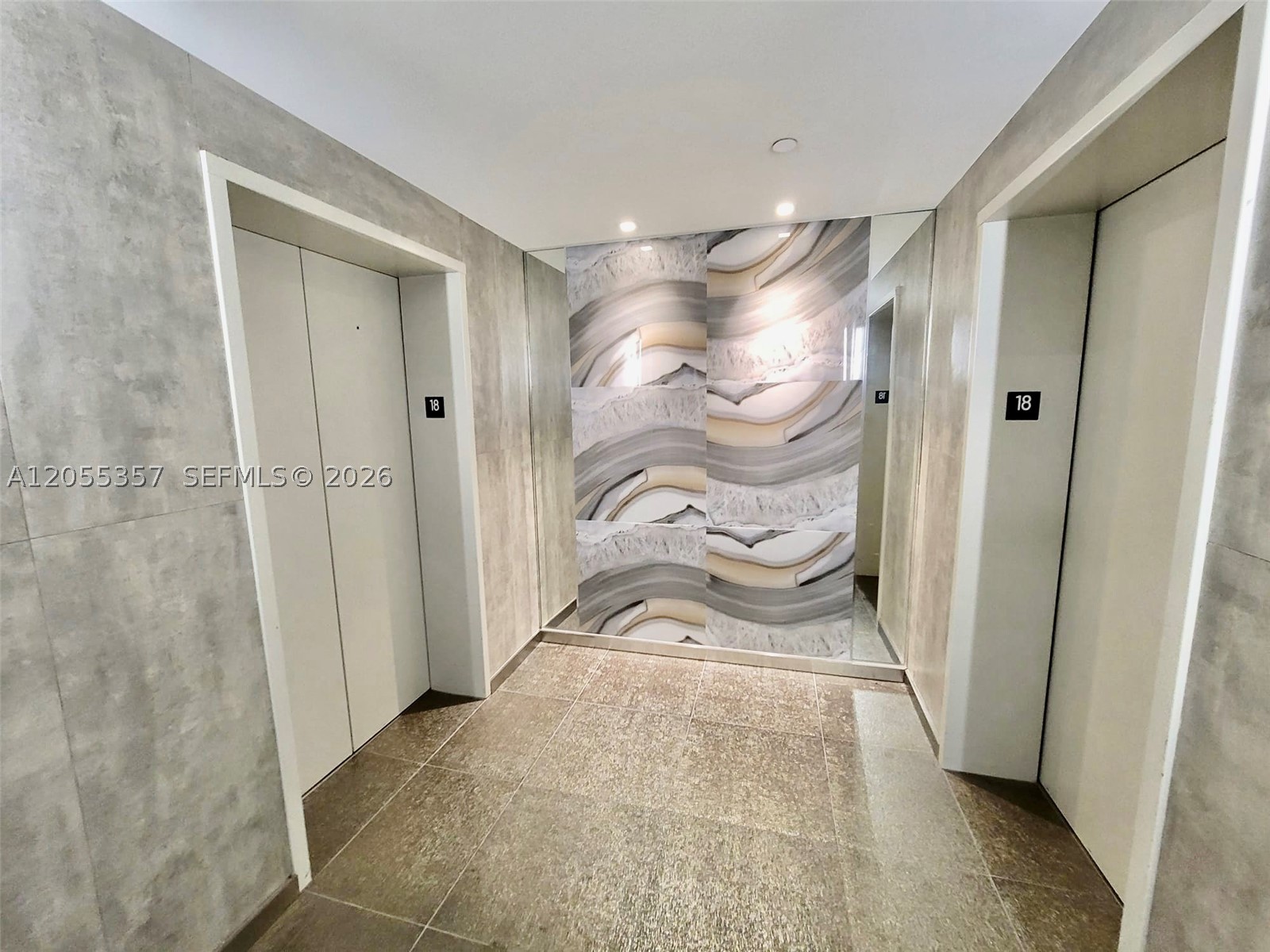 92 SW 3rd St #1808, Miami FL 33130