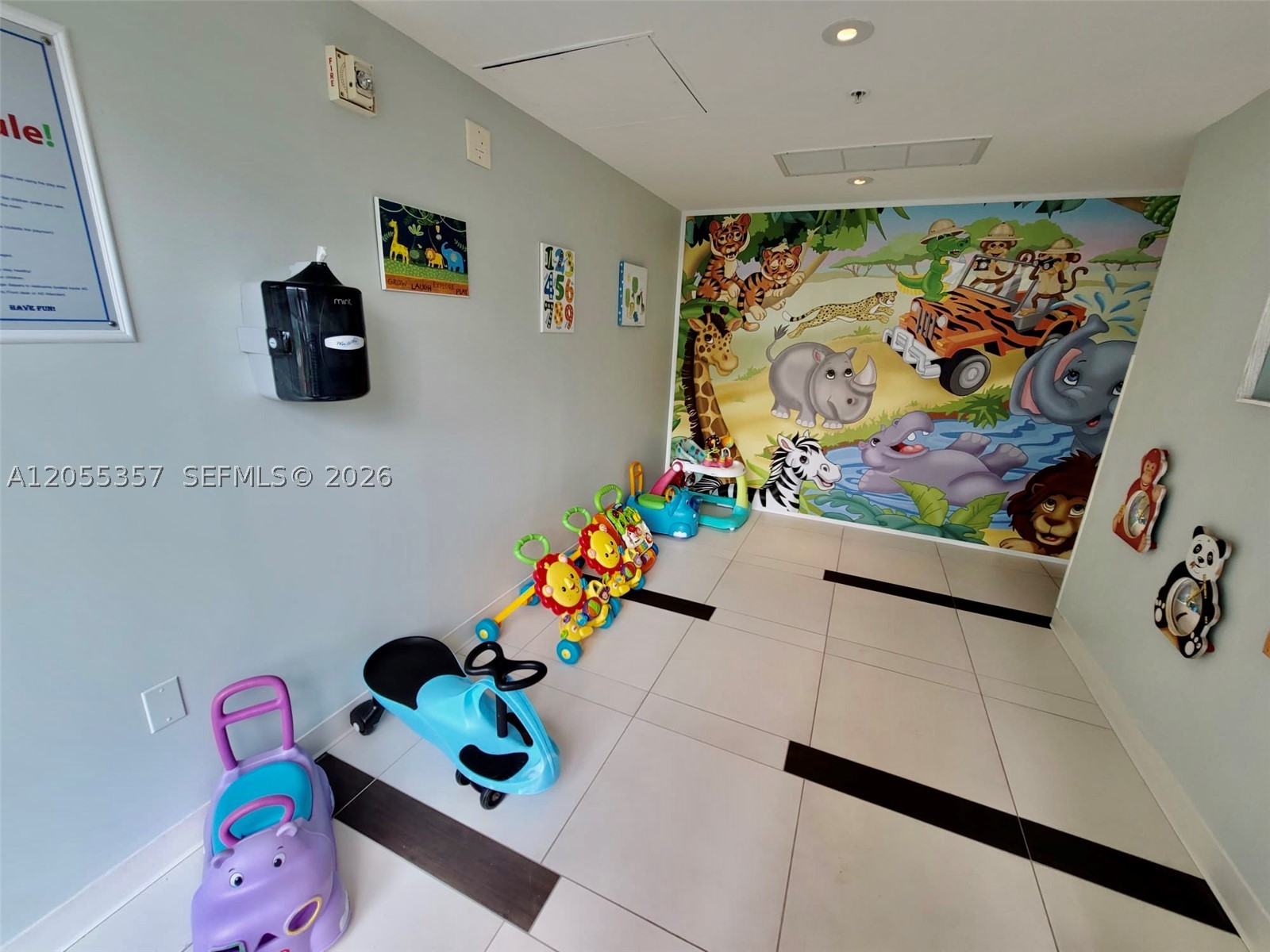 92 SW 3rd St #1808, Miami FL 33130