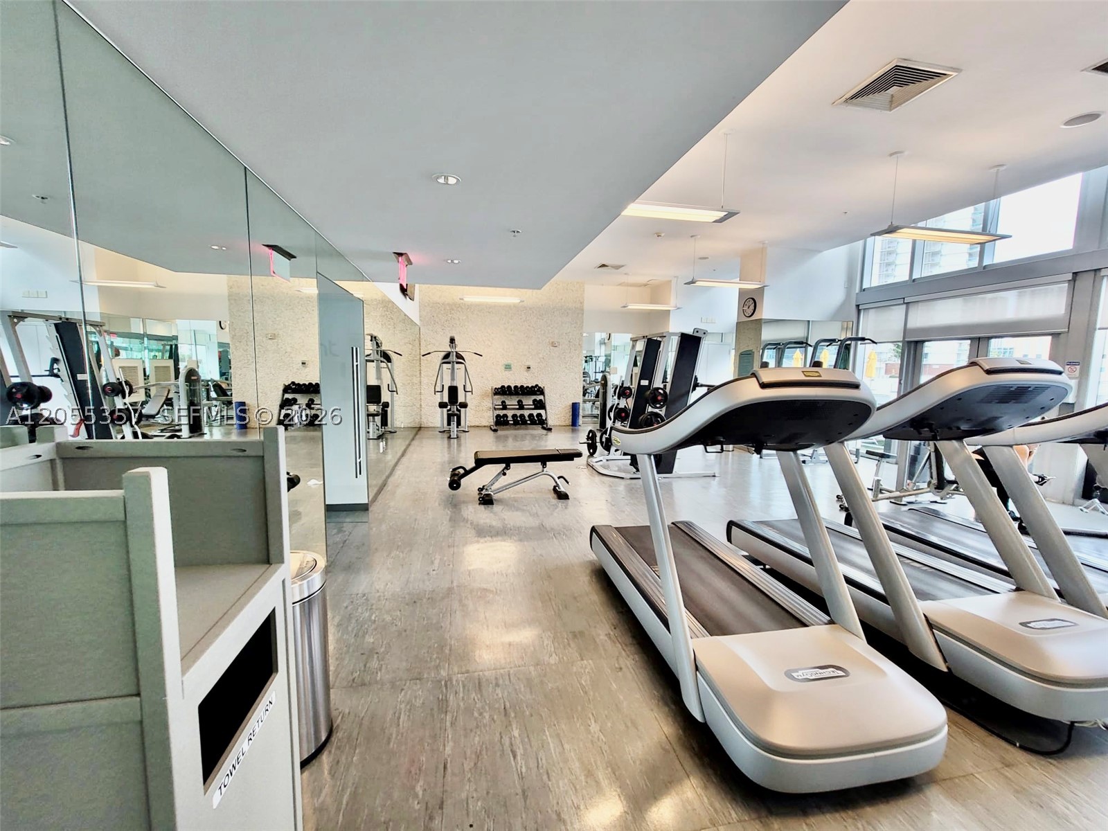 92 SW 3rd St #1808, Miami FL 33130