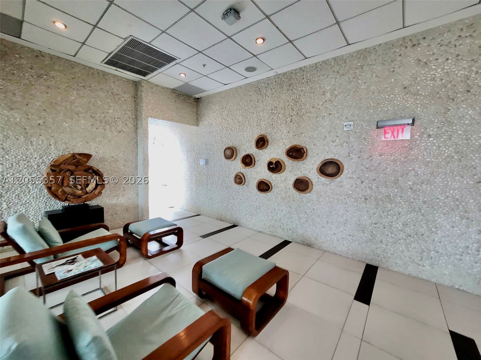 92 SW 3rd St #1808, Miami FL 33130