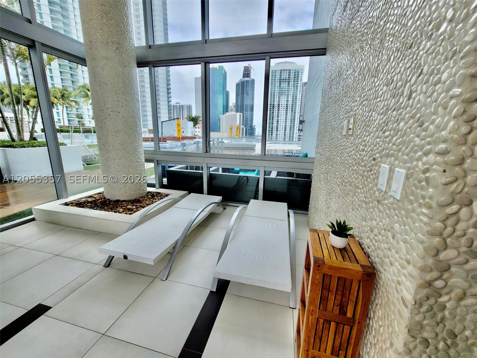 92 SW 3rd St #1808, Miami FL 33130