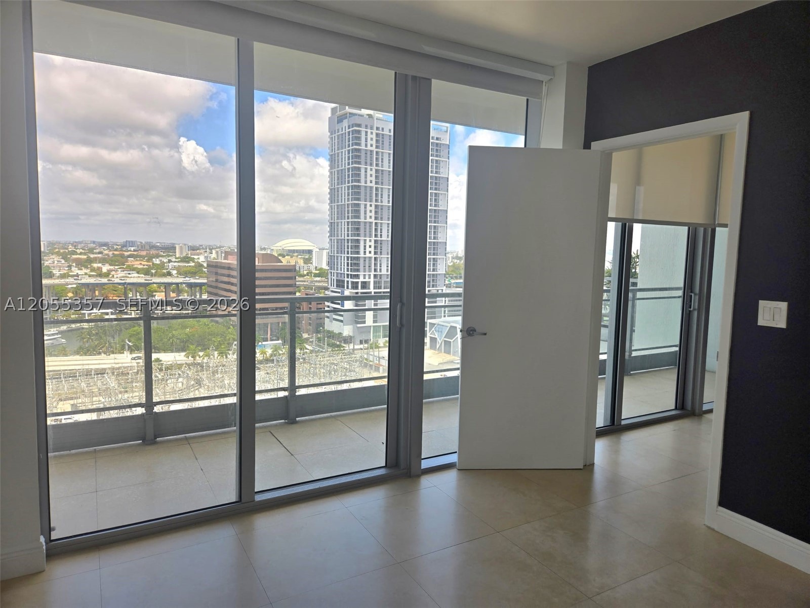 92 SW 3rd St #1808, Miami FL 33130