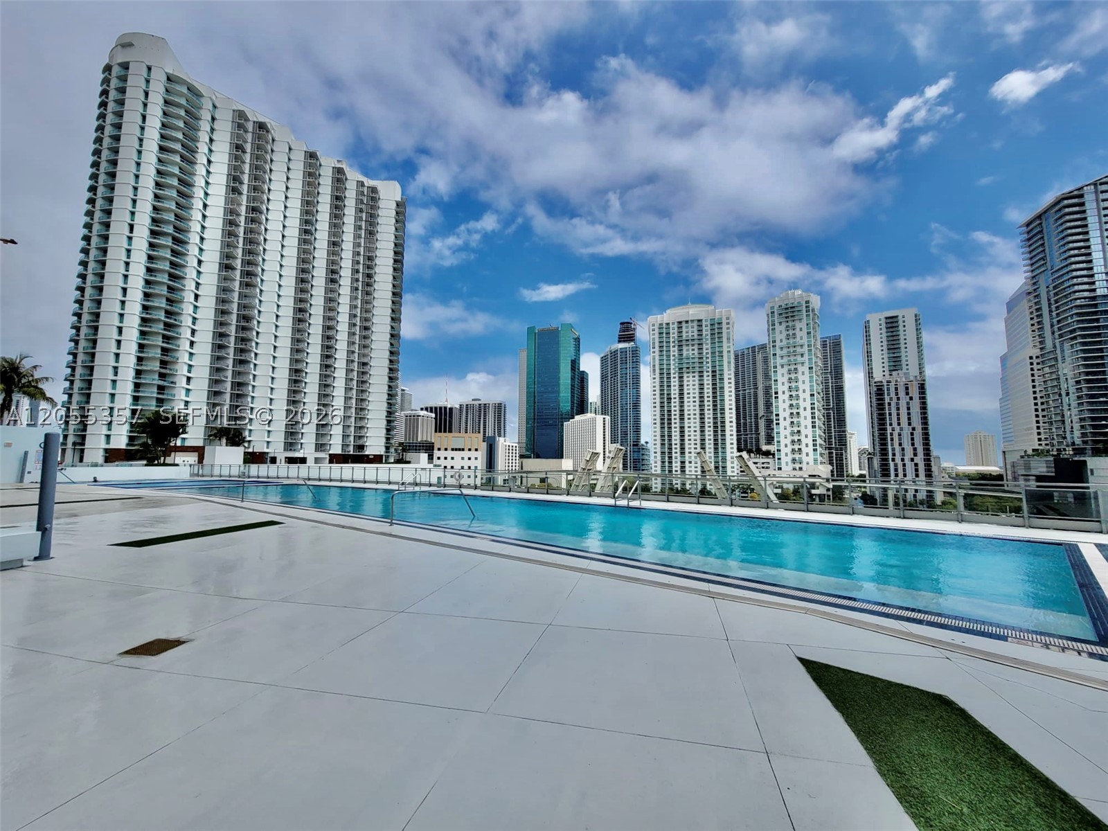 92 SW 3rd St #1808, Miami FL 33130