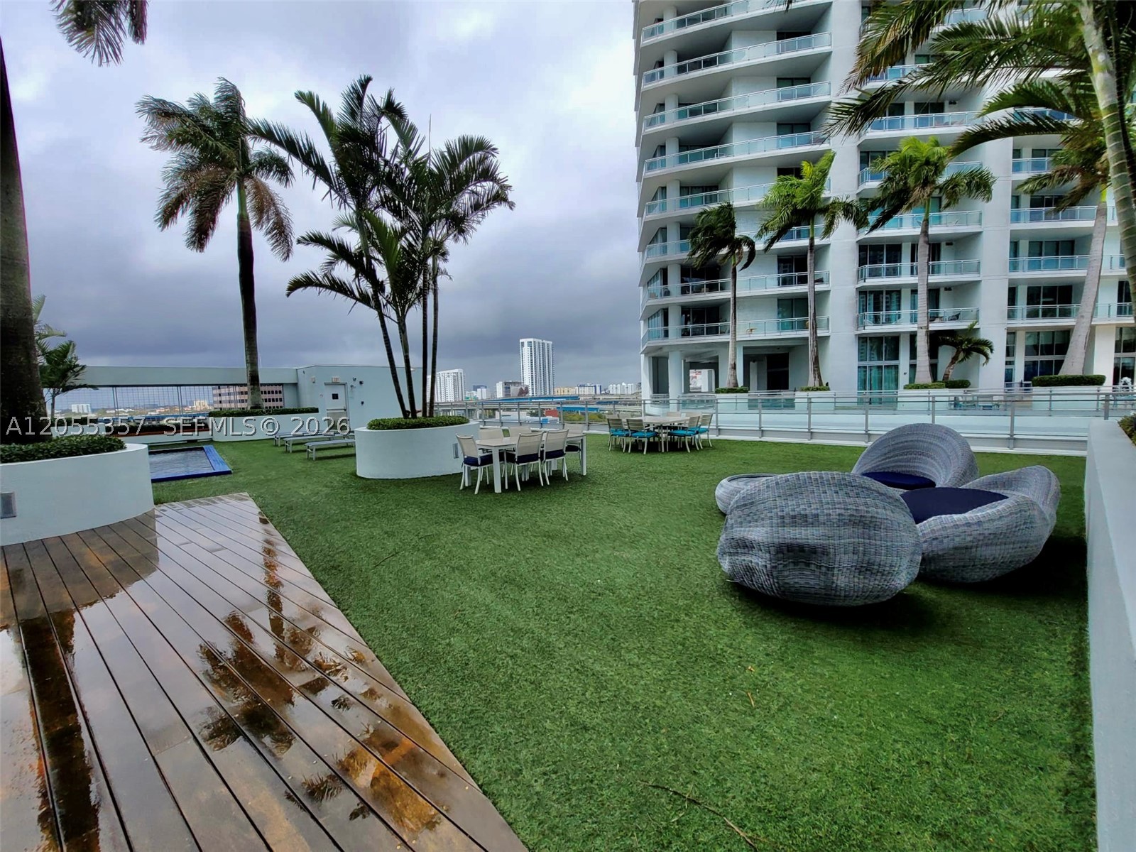 92 SW 3rd St #1808, Miami FL 33130