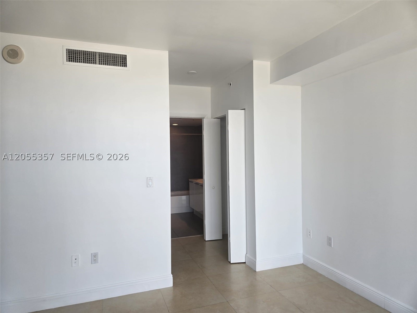 92 SW 3rd St #1808, Miami FL 33130