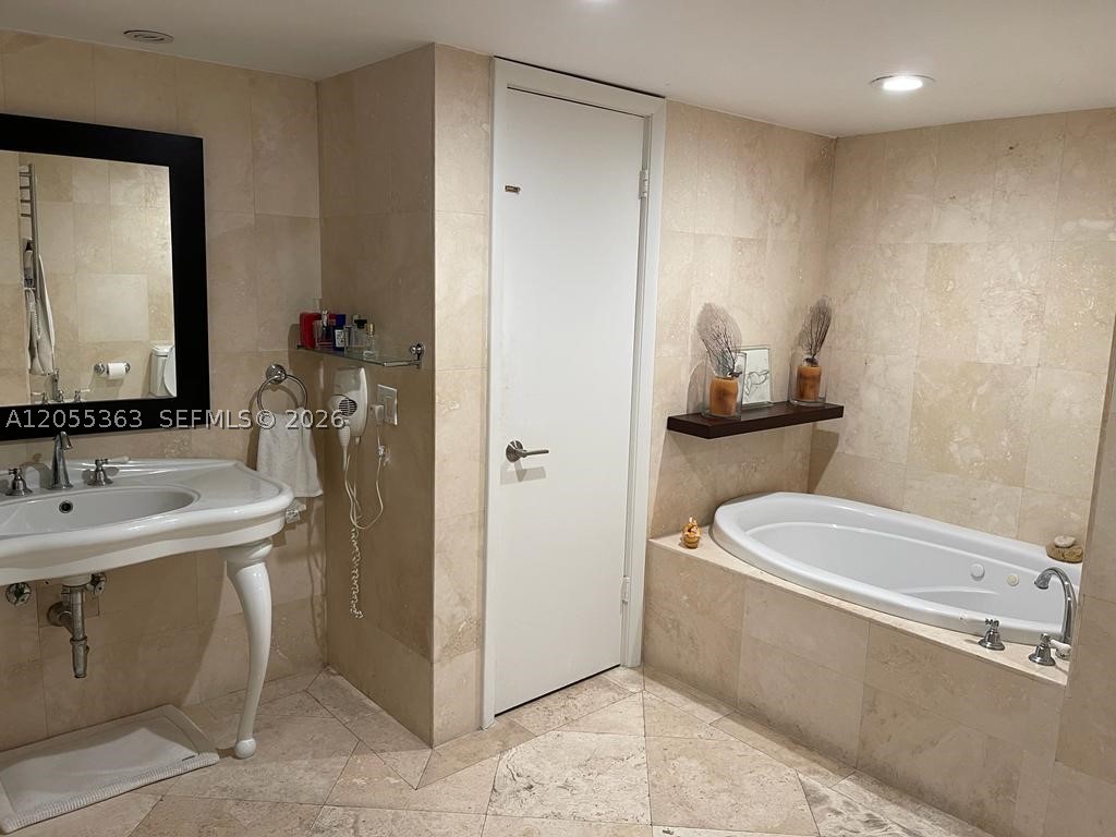600 Grapetree Dr #7CS, Key Biscayne FL 33149