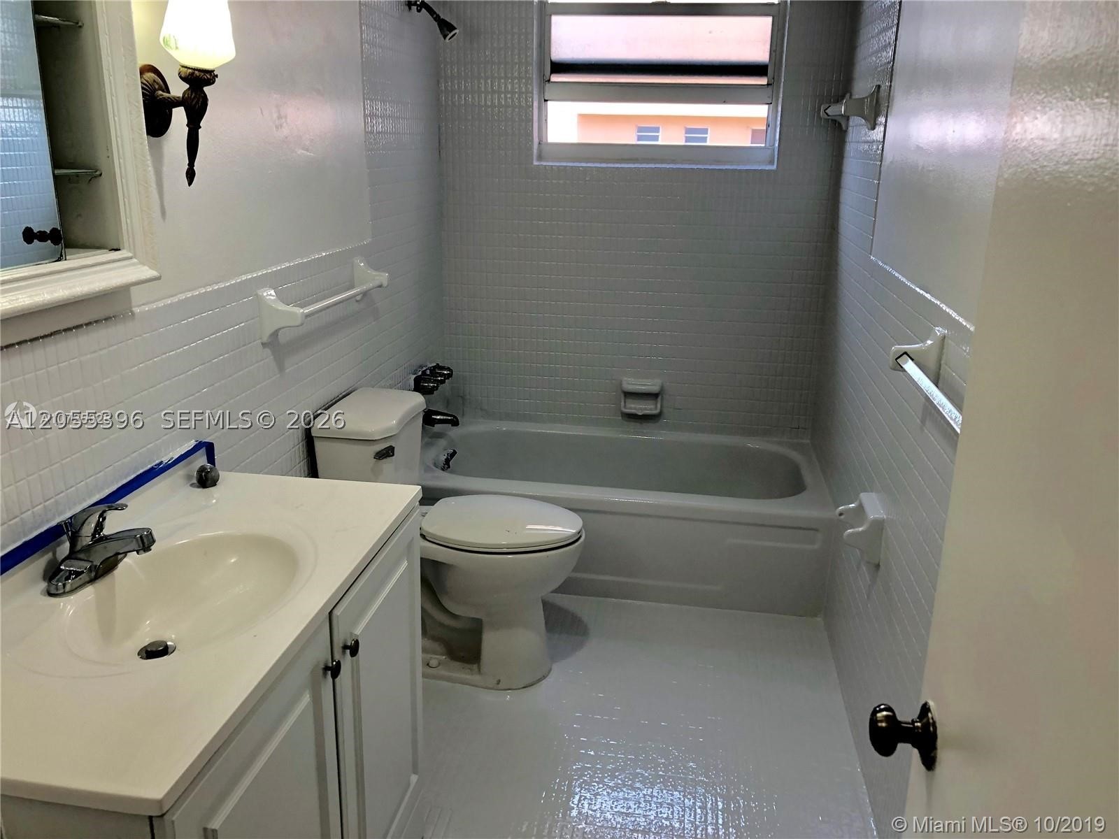 121 Golden Isles Dr #407, Hallandale Beach FL 33009