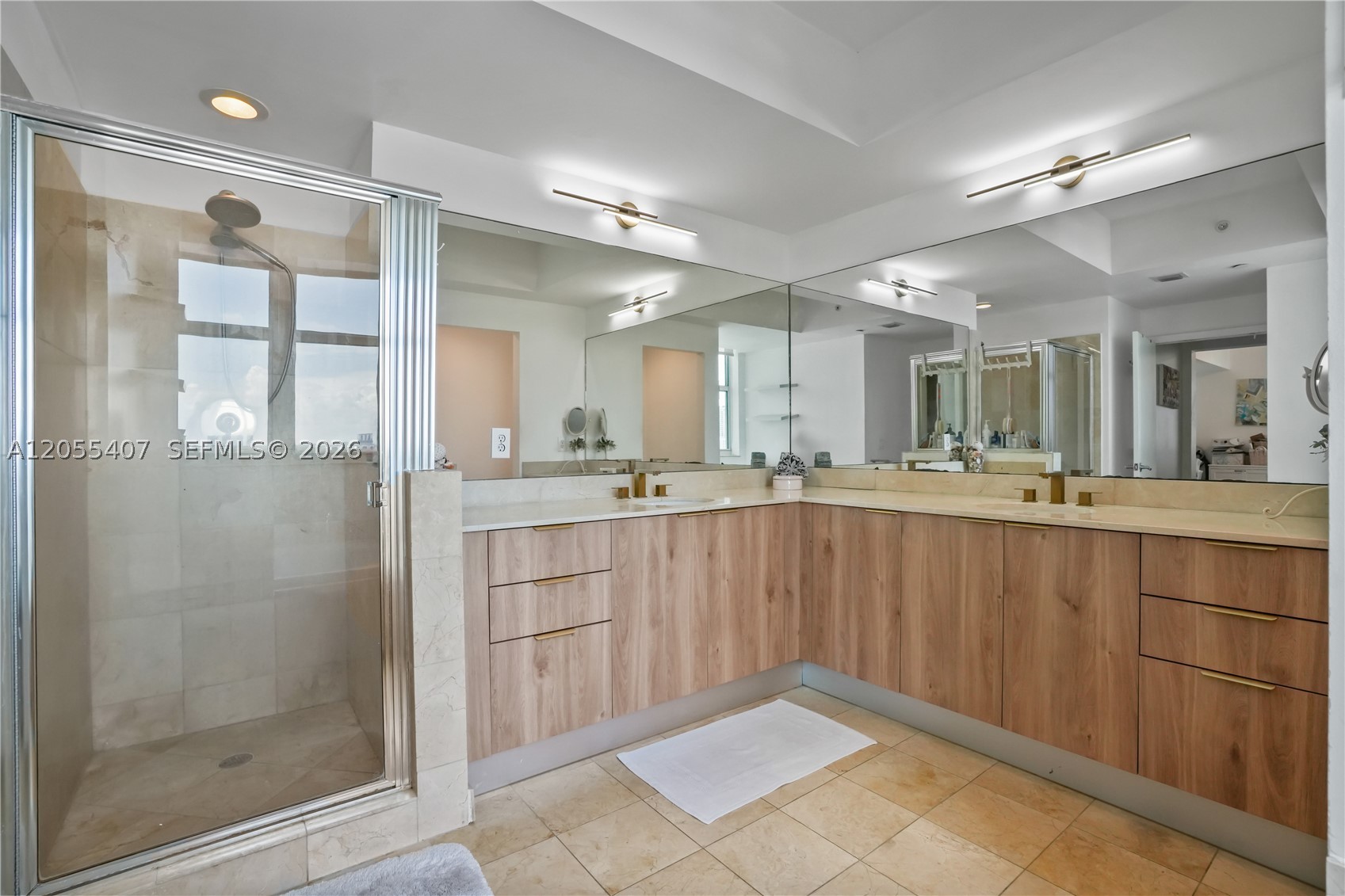 3330 NE 190th St #1010, Aventura FL 33180