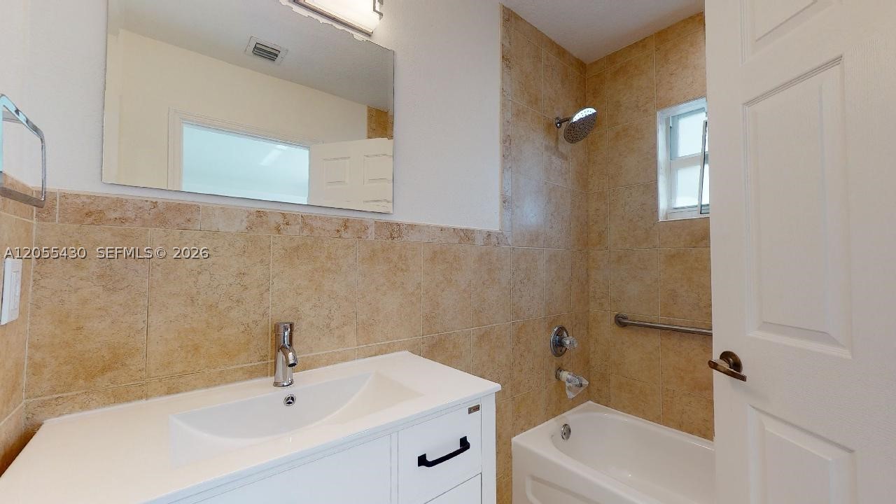 323 SW 36Ave #323, Miami FL 33135