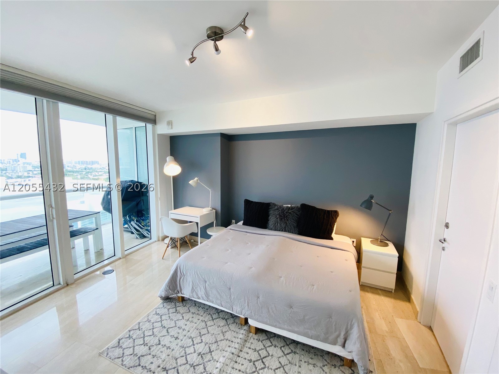 450 Alton Rd #1406, Miami Beach FL 33139
