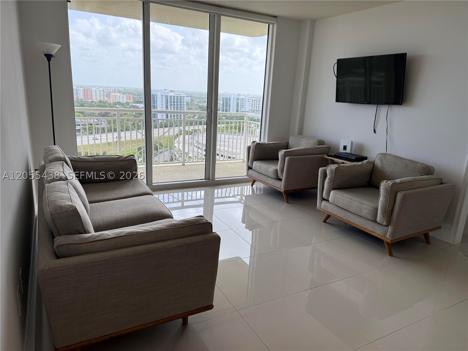 19501 W Country Club Dr #1705, Aventura FL 33180