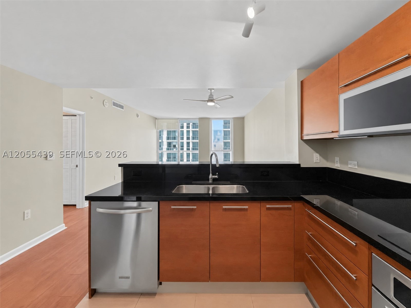 253 NE 2nd St #1804, Miami FL 33132