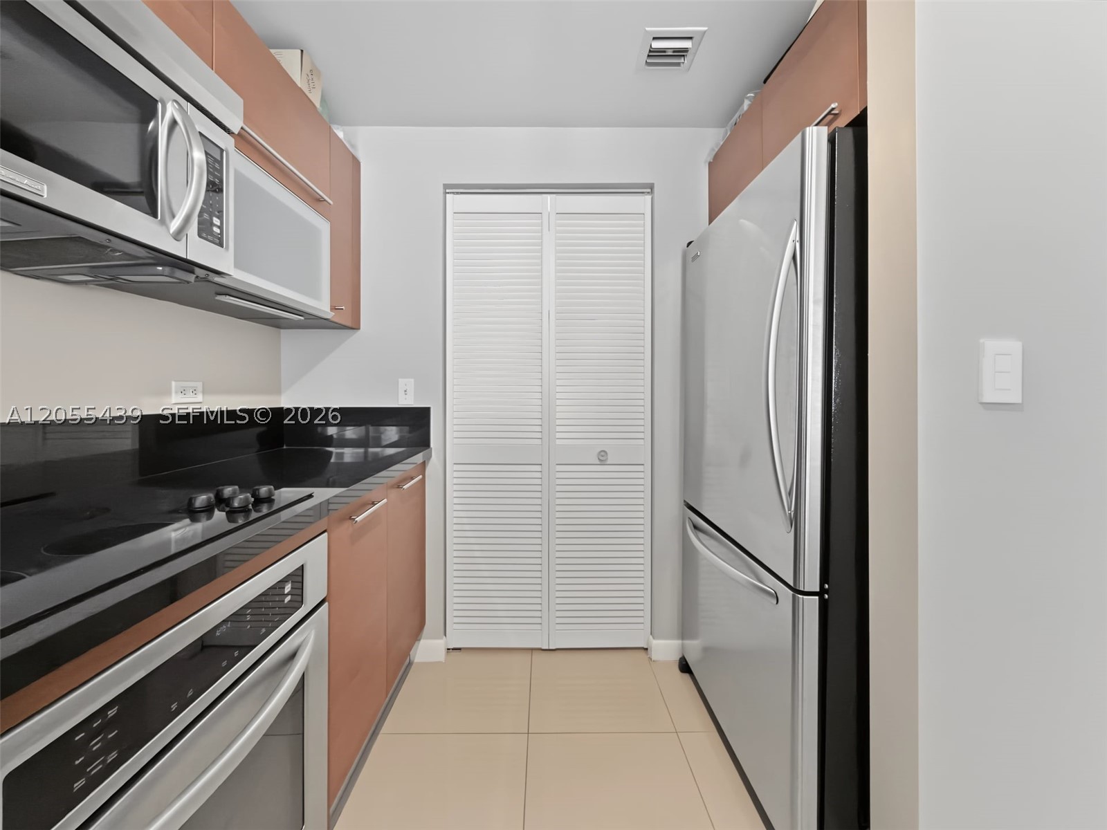 253 NE 2nd St #1804, Miami FL 33132