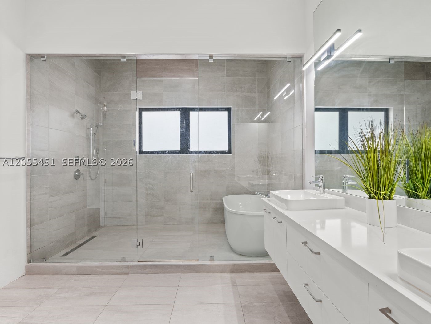 8143 NW 47th Ter, Doral FL 33166