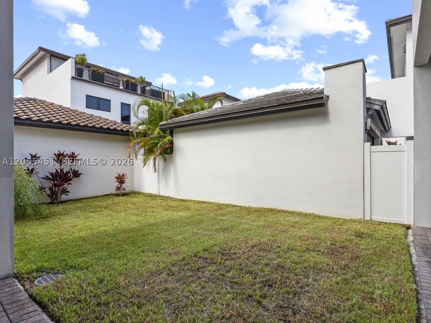 8143 NW 47th Ter, Doral FL 33166