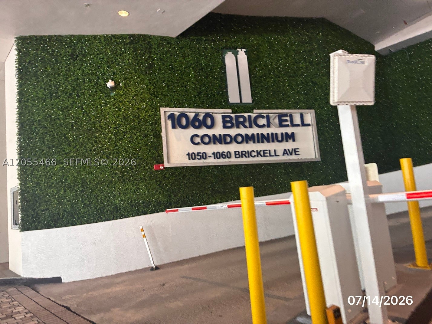 1050 Brickell Ave #1520, Miami FL 33131