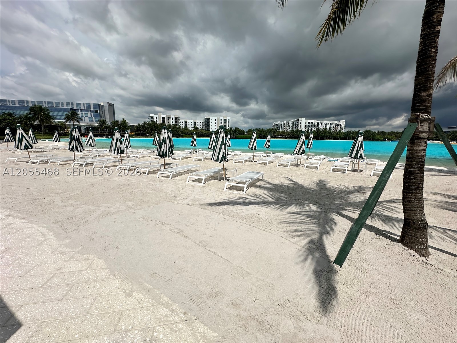 2411 Lagna Cir #1407, North Miami FL 33181