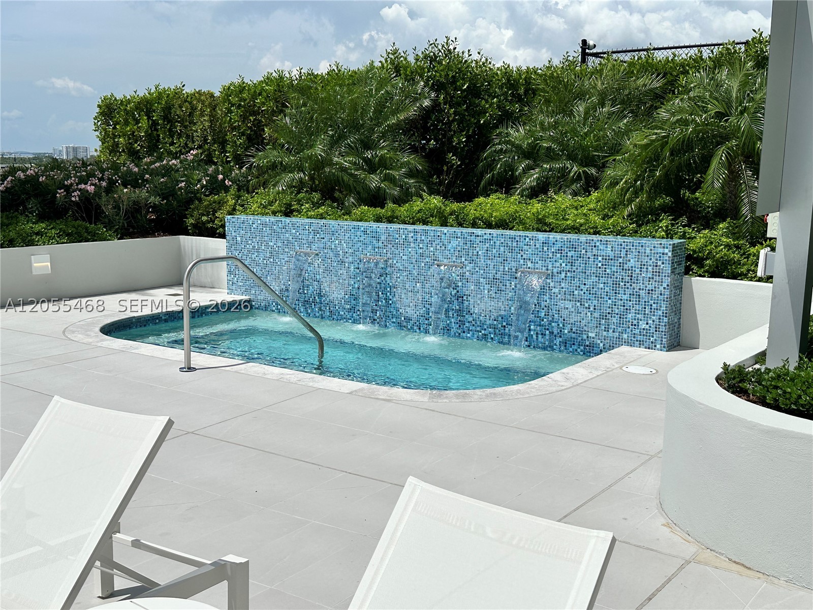 2411 Lagna Cir #1407, North Miami FL 33181