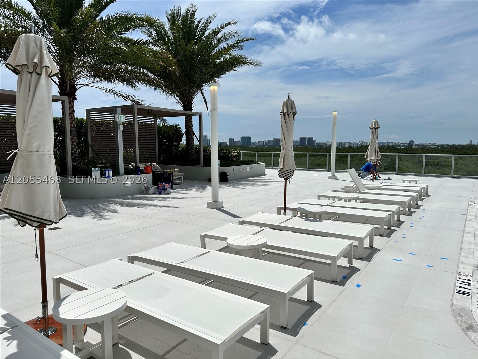 2411 Lagna Cir #1407, North Miami FL 33181