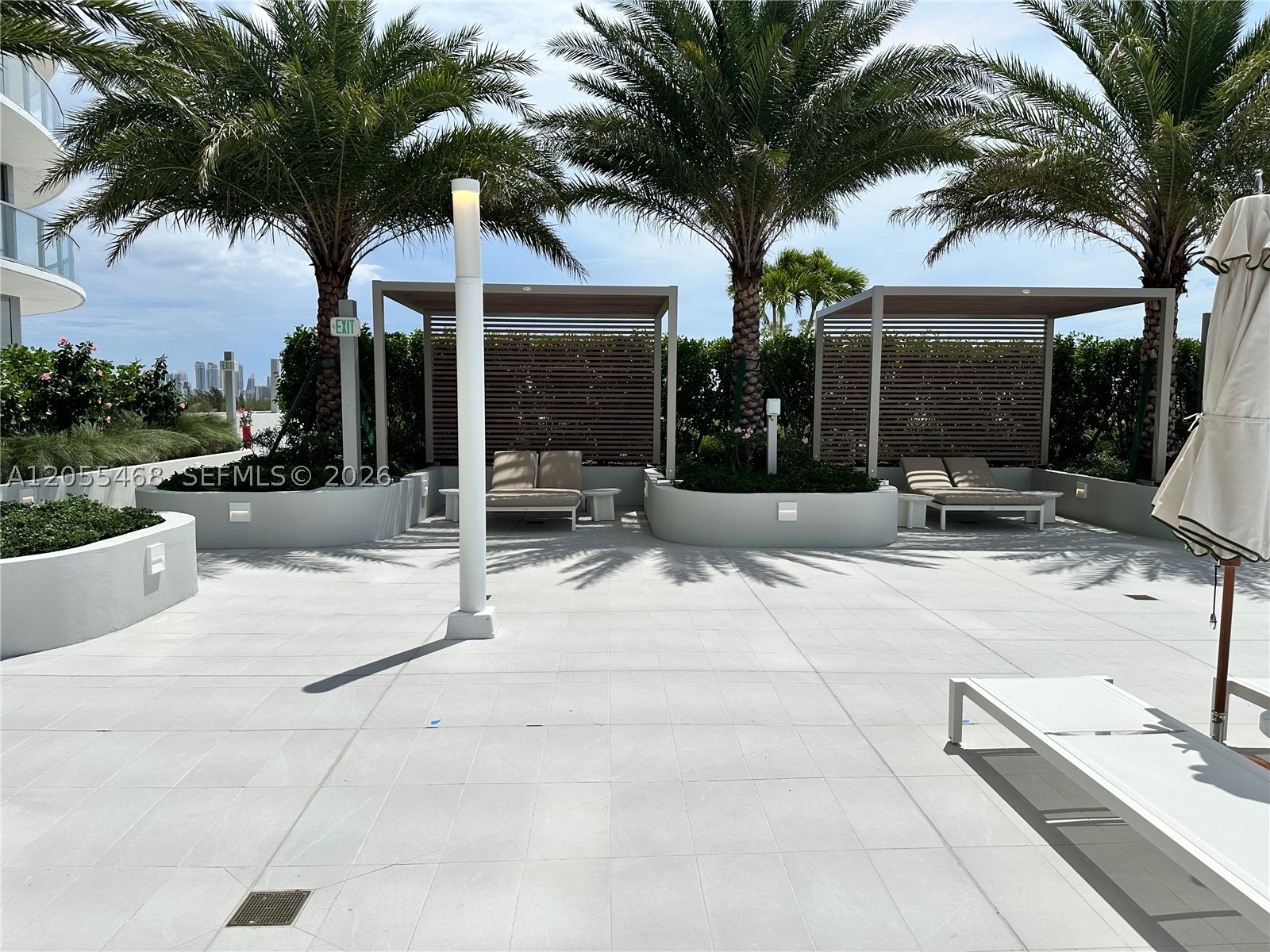 2411 Lagna Cir #1407, North Miami FL 33181